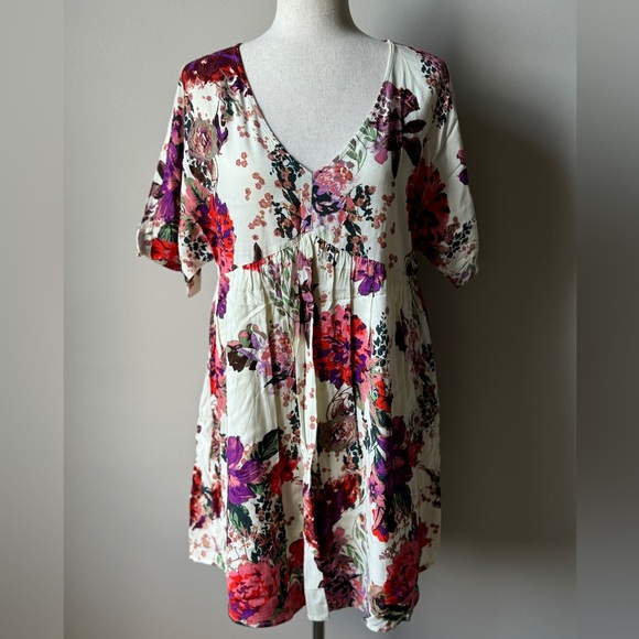 ANDREE BY UNIT Dresses & Skirts - ANDREE BY UNIT | V-Neck Boho Babydoll Dress | Cream with Pink Florals | Small